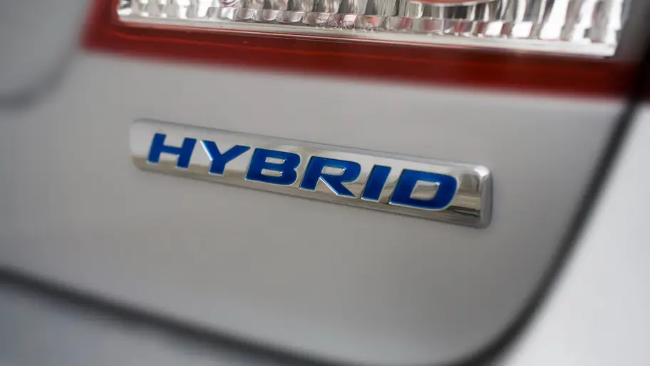 Electric Cars vs Hybrid Cars: Which Is the Better Choice for You?